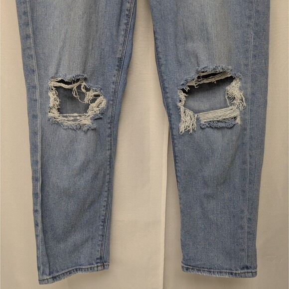 American Eagle Strigid Mom Jeans Size 10 Baggy High Rise Distressed Denim - Picture 3 of 8